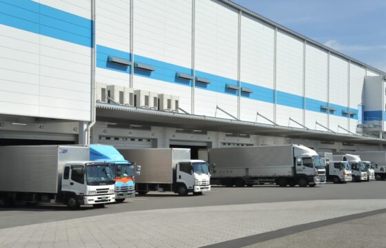 日本国内におけるトラック輸送の紹介とそれぞれのメリット・デメリット