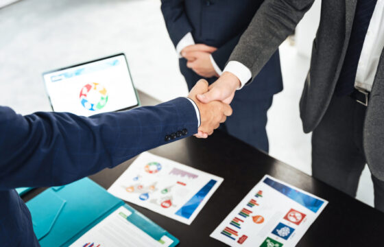 物流企業の「AIの活用」で営業担当者の育成期間が半分になる！